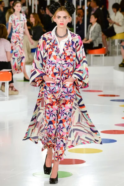 Look 8